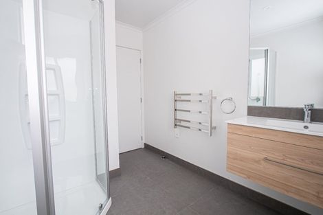 Photo of property in 2/12 Bostonkip Crescent, Fitzroy, Hamilton, 3282