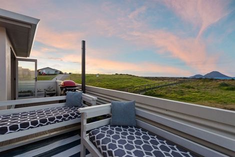 Photo of property in 5 Esplanade Rise, Coastlands, Whakatane, 3120