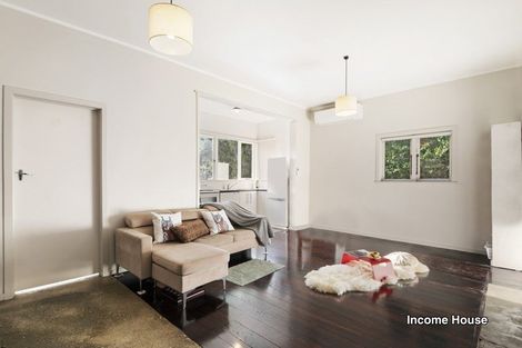 Photo of property in 143 Ocean View Road, Hillcrest, Auckland, 0627