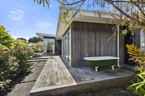 Photo of property in 75 Links Drive, Waiwhakaiho, New Plymouth, 4312