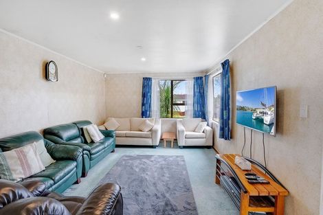 Photo of property in 1 Banyan Drive, Totara Heights, Auckland, 2105