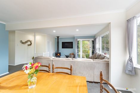 Photo of property in 31 Wyndham Road, Pinehaven, Upper Hutt, 5019