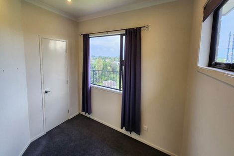 Photo of property in 12 Lemont Place, Westown, New Plymouth, 4310