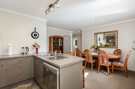 Photo of property in 63 Weraroa Road, Levin, 5510