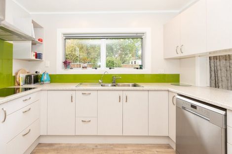 Photo of property in 18 Callard Place, Riverlea, Hamilton, 3216