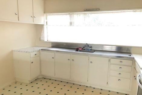 Photo of property in 22 Grande Vue Road, Hillpark, Auckland, 2102