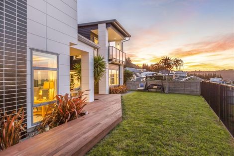 Photo of property in 72 Endeavour Drive, Whitby, Porirua, 5024