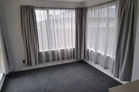 Photo of property in 4a Crofts Lane, Parklands, Christchurch, 8083