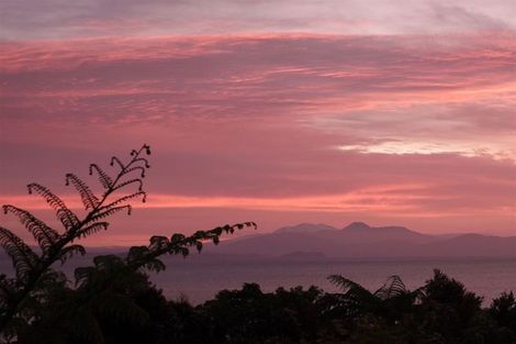 Photo of property in 2 Whakamoenga Point, Acacia Bay, Taupo, 3385