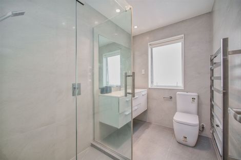 Photo of property in 11 San Casello Rise, Henderson, Auckland, 0612