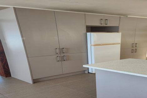 Photo of property in 2 Pandora Place, Pakuranga, Auckland, 2010