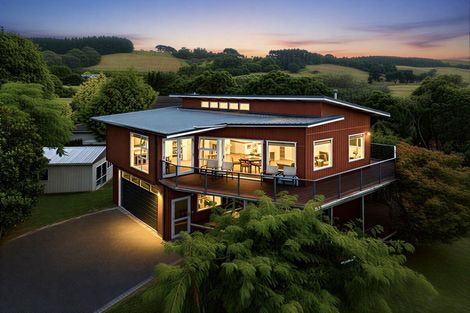 Photo of property in 22 Reeves Road, Acacia Bay, Taupo, 3330