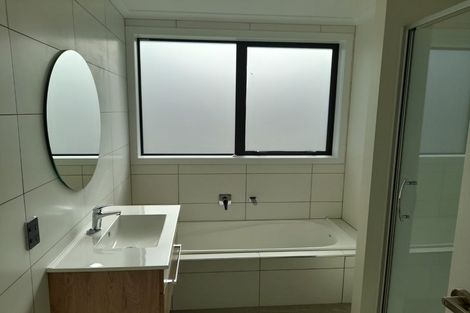 Photo of property in 10 Kenehi Road, Karaka, 2124