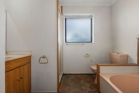 Photo of property in 50 Winchester Street, Levin, 5510