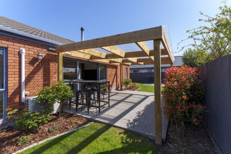 Photo of property in 28 Hawkins Place, Rangiora, 7400
