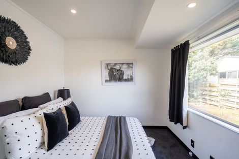 Photo of property in 52 Rutherford Drive, Waikanae Beach, Waikanae, 5036