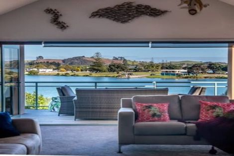 Photo of property in 4 Bush Point Road, Cable Bay, 0420