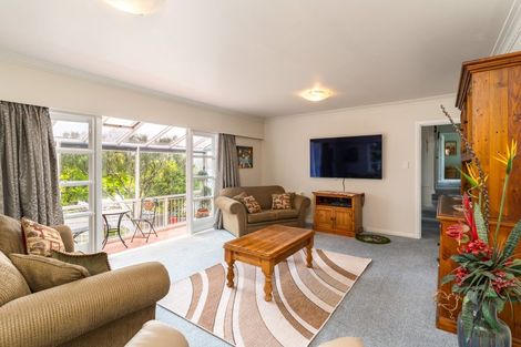 Photo of property in 39 Sunrise Boulevard, Tawa, Wellington, 5028