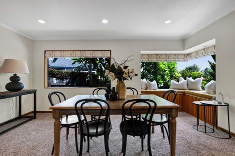 Photo of property in 15 Del Mar Place, Merrilands, New Plymouth, 4312