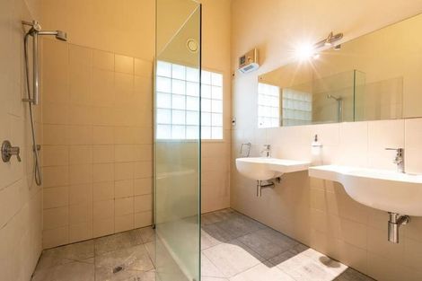 Photo of property in 10/2 Manor Place, Dunedin Central, Dunedin, 9016