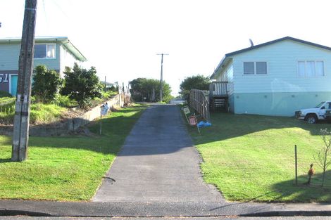 Photo of property in 47 Sunnyside Road, Sunnyvale, Auckland, 0612