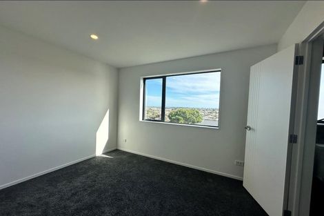 Photo of property in 64b Crestview Rise, Papakura, 2110