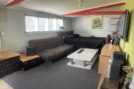 Photo of property in 4 Harvard Grove, Totara Park, Upper Hutt, 5018