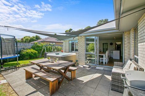 Photo of property in 15a Frederick Place, Whalers Gate, New Plymouth, 4310