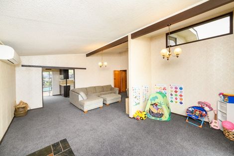 Photo of property in 34 Pinedale Parade, Milson, Palmerston North, 4414