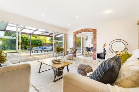 Photo of property in 28 Dawnhaven Drive, Te Atatu Peninsula, Auckland, 0610