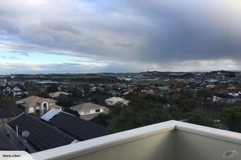 Photo of property in 2/22 Spencer Road, Pinehill, Auckland, 0632