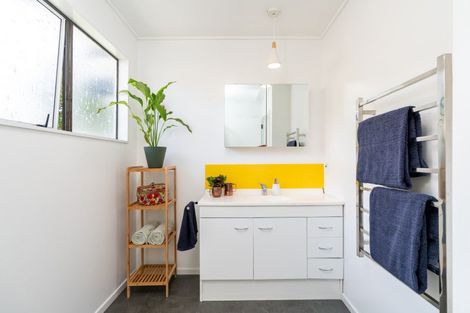 Photo of property in 42 Weka Street, Miramar, Wellington, 6022