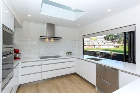 Photo of property in 6 Francis Douglas Drive, Westown, New Plymouth, 4310