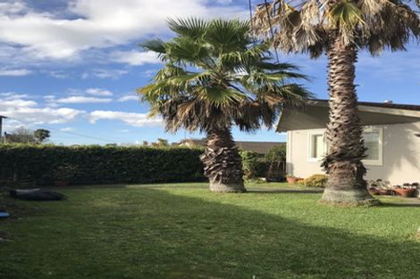 Photo of property in 11 Roberts Road, Te Atatu South, Auckland, 0610