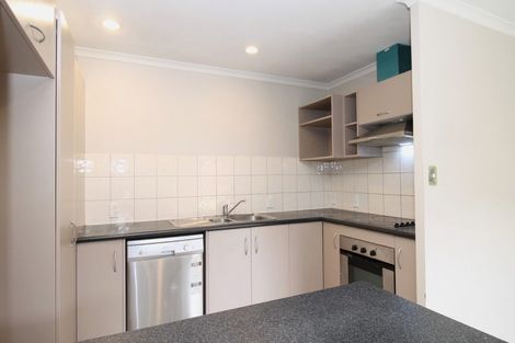 Photo of property in 6 Goh Place, Manurewa, Auckland, 2105