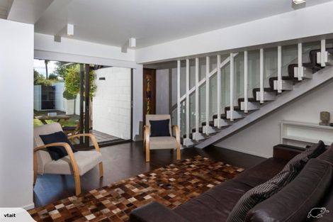 Photo of property in 94b Aikmans Road, Merivale, Christchurch, 8014