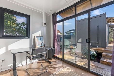 Photo of property in 3/132 Onewa Road, Northcote, Auckland, 0627