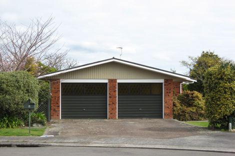 Photo of property in 9 Hunter Place, Merrilands, New Plymouth, 4312