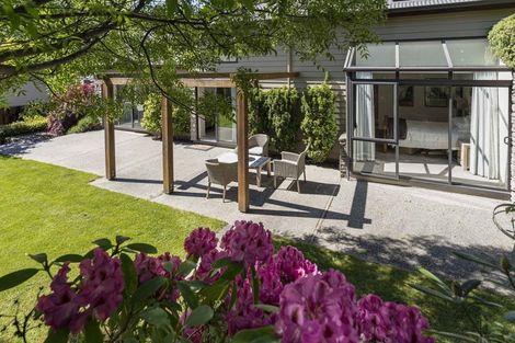 Photo of property in 6 Chartres Lane, Arrowtown, 9302