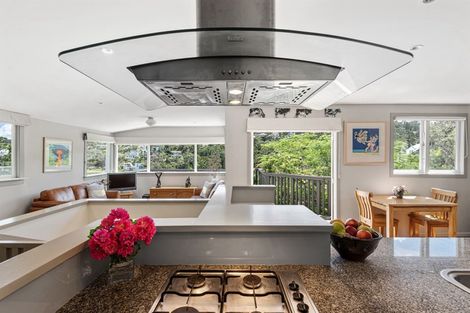 Photo of property in 91 Island Bay Road, Beach Haven, Auckland, 0626