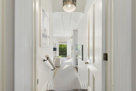 Photo of property in 63 Vauxhall Road, Devonport, Auckland, 0624