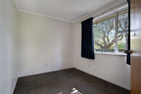 Photo of property in 13 Halcombe Place, Green Bay, Auckland, 0604