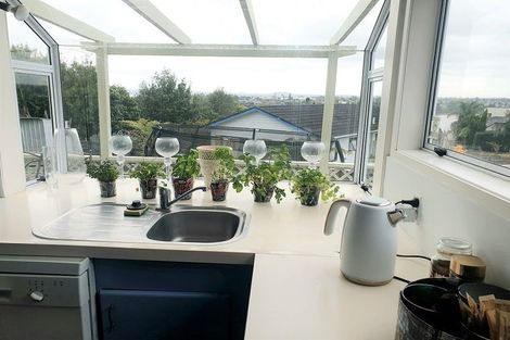 Photo of property in 6 Da Vinci Place, West Harbour, Auckland, 0618