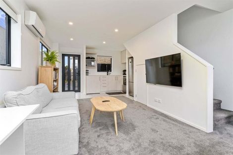 Photo of property in 2/137 View Road, Sunnyvale, Auckland, 0612