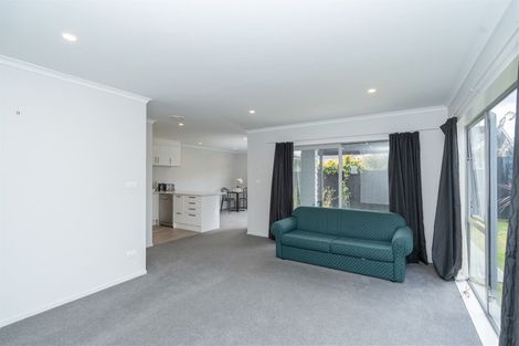 Photo of property in 2/11 Crosher Place, Silverdale, Hamilton, 3216
