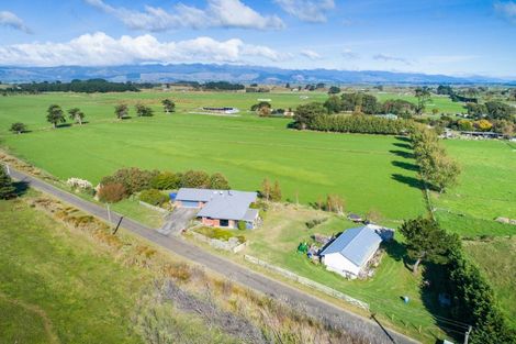 Photo of property in 18 Cummerfield Road, Foxton, 4891