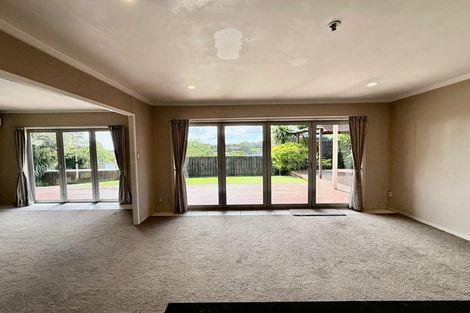 Photo of property in 112 Whangaparaoa Road, Red Beach, 0932