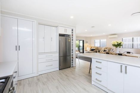 Photo of property in 5 Gloucester Street, Silverstream, Upper Hutt, 5019