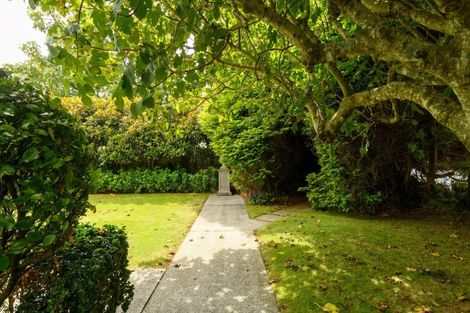 Photo of property in 247 Devonport Road, Tauranga, 3110