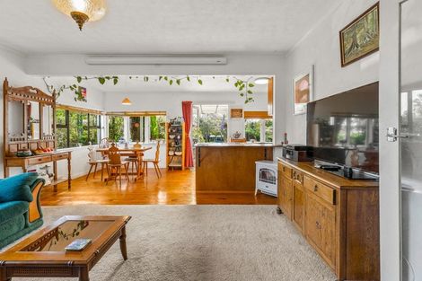 Photo of property in 32 Ferry Parade, Herald Island, Auckland, 0618